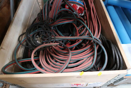 Palle med svejseslanger, svejsemaske m.m.