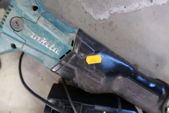 2 stk. akku håndværktøj MAKITA DHP486, DJR187 med 2 stk. batterier og lader