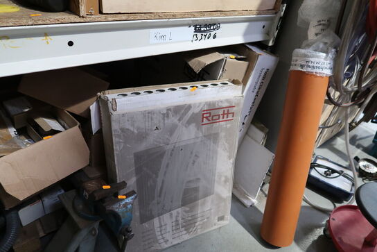 Pallereol med div. Varelager og reservedele