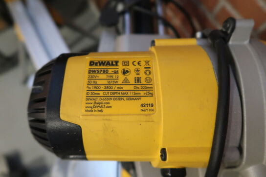 Kap-/geringssav DEWALT DWS780-QS med arbejdsbord