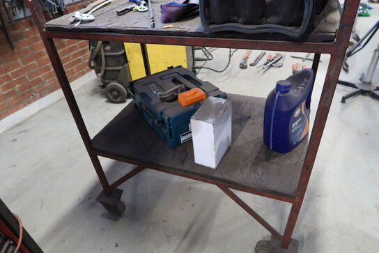 Opbevaringsvogn med indhold