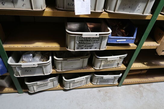 3 fag lagerreoler med div. Varelager og reservedele