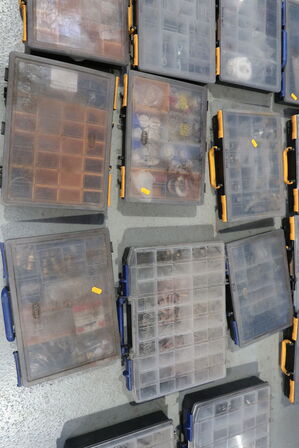 Div. Sortimentskasser med div. Varelager og reservedele