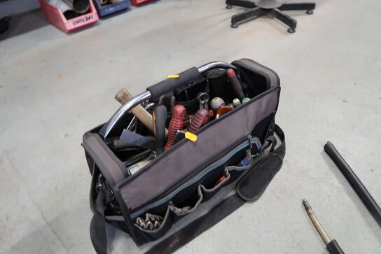 Værktøjstaske med div. Værktøj