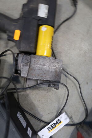 Akku axialpresse REMS 573008 med 2 stk. batterier og lader