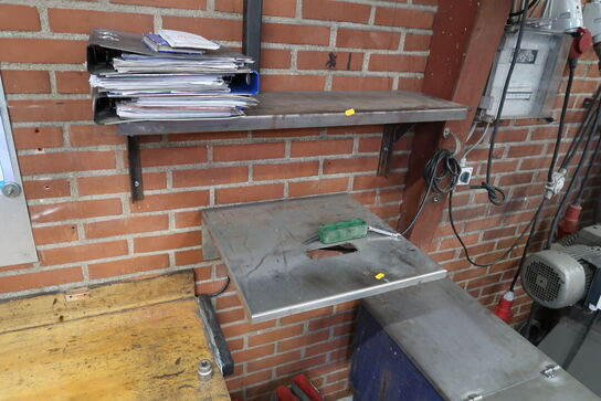 2 stk. stålhylder med indhold