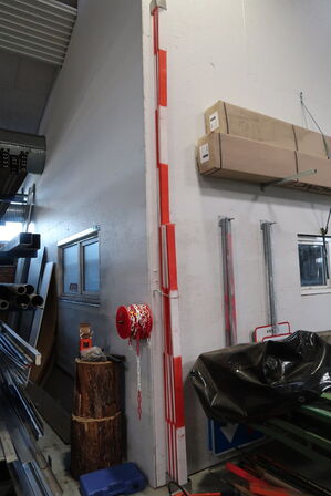 Div. Afskærmningsmateriel samt 2 stk. pakker med nedløbsrør