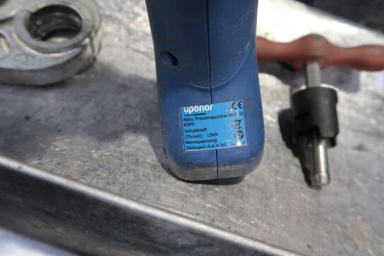 Akku presseværktøj UPONOR Mini 32 med div. Tilbehør