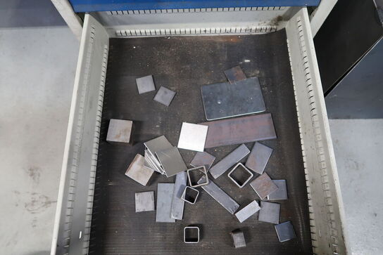 Arbejdsbord med div. Værktøj m.m.