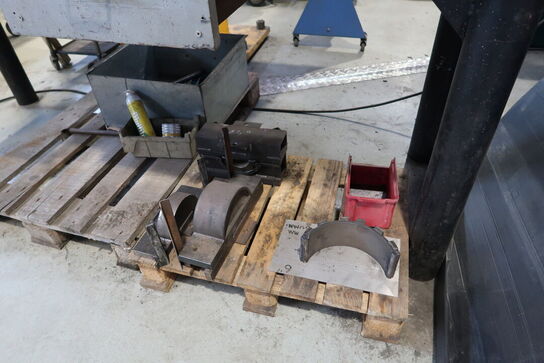 Svejsebord med div. Værktøj og varelager