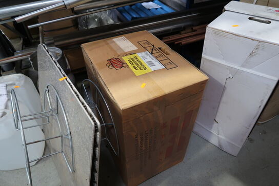 Div. Varelager i kasser m.m.