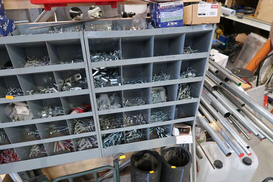 2 stk. sortimentsreoler med indhold