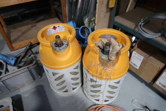 2 stk. gasflasker samt ukrudtsbrænder