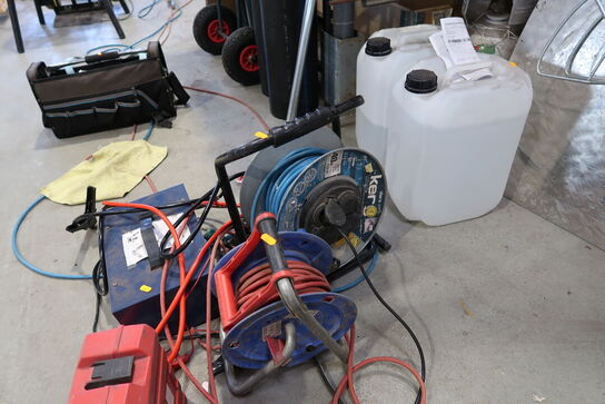 2 stk. kabeltromler samt lader EINHELL BT-BC 15