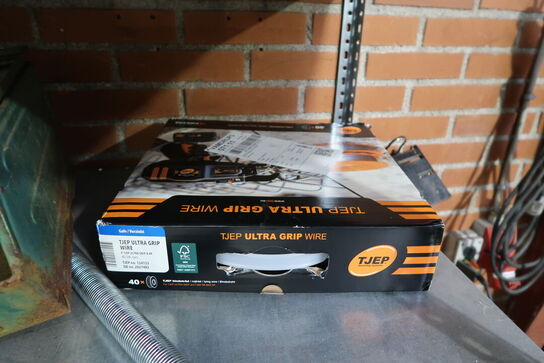 Lagerreol med div. Værktøj