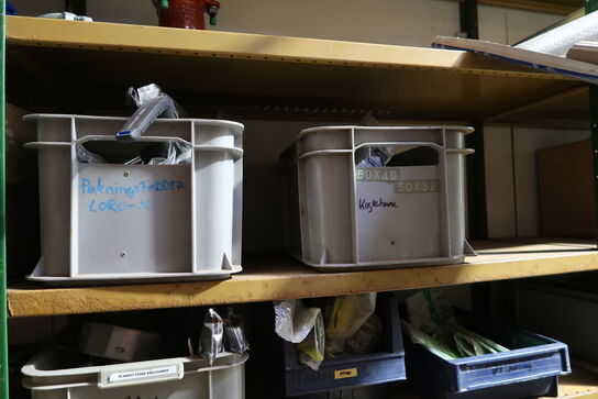 3 fag lagerreoler med div. Varelager og reservedele