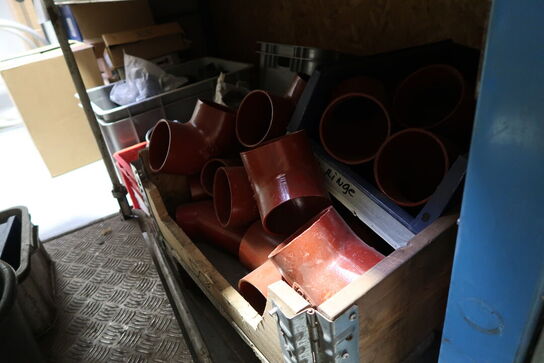 Pallereol med div. Varelager og reservedele