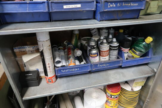 Stålskab med div. Værktøj, plejemidler m.m.