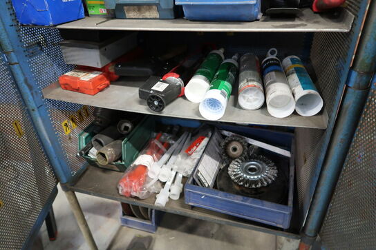 Værktøjsskab med indhold