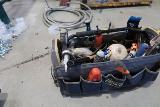 Værktøjstaske med div. Værktøj