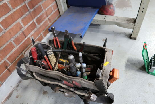 Værktøjstaske med div. Værktøj