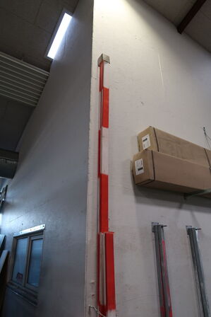 Div. Afskærmningsmateriel samt 2 stk. pakker med nedløbsrør