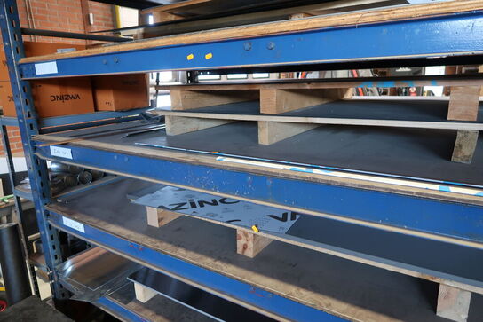 Div. Jernplader m.m. på reol