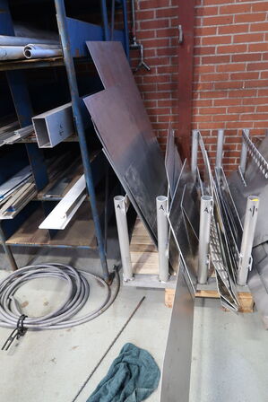 Stativ med div. Jern