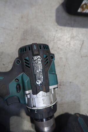 3 stk. akku håndværktøj MAKITA med 5 stk. batterier og lader