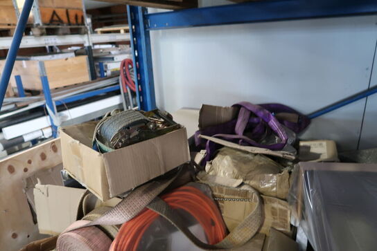 Palle med div. Løftestroppe m.m.