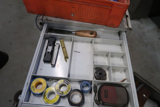 Sortimentsskab med div. Bor