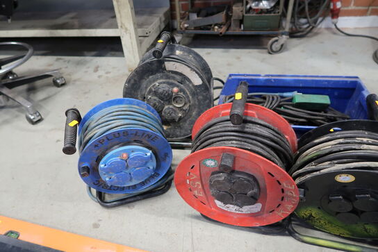 5 stk. kabeltromler samt div. Forlængerledninger