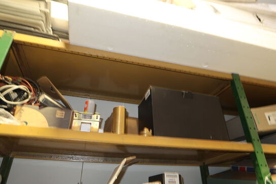 3 fag lagerreoler med div. Varelager og reservedele