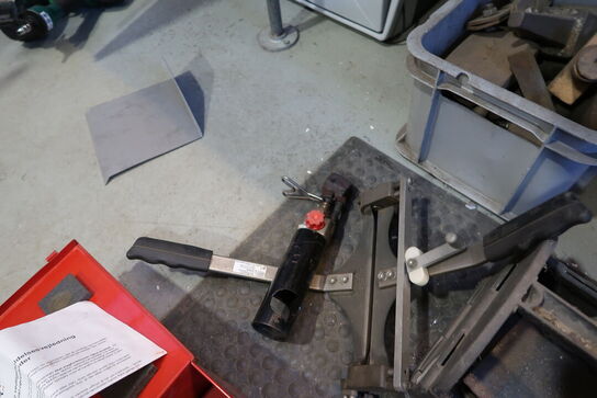 Værktøjstaske med div. Værktøj m.m.