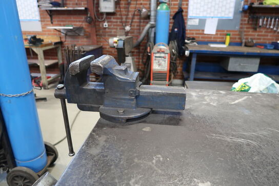 Svejsebord med skruestik