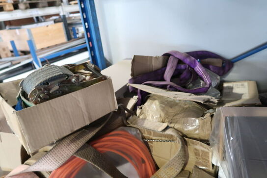 Palle med div. Løftestroppe m.m.