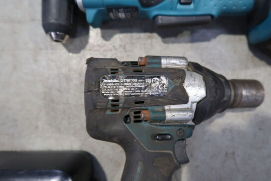 2 stk. akku håndværktøj MAKITA DTW700, DDA351 med 3 stk. batterier og lader 