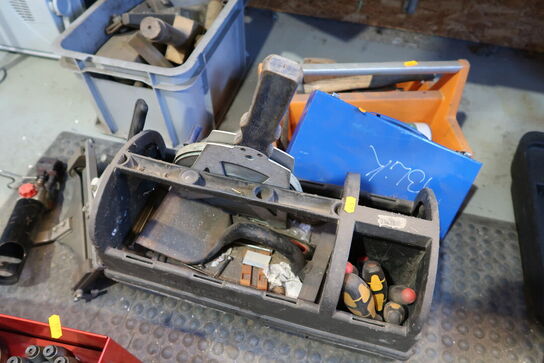 Værktøjstaske med div. Værktøj m.m.