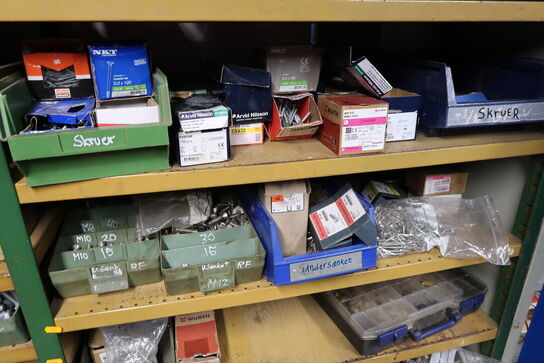 2 fag lagerreoler med div. Bolte (svejseslanger medfølger ikke)