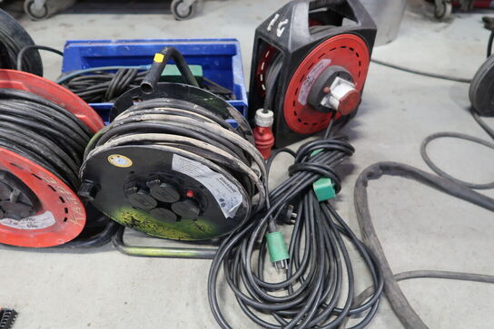 5 stk. kabeltromler samt div. Forlængerledninger