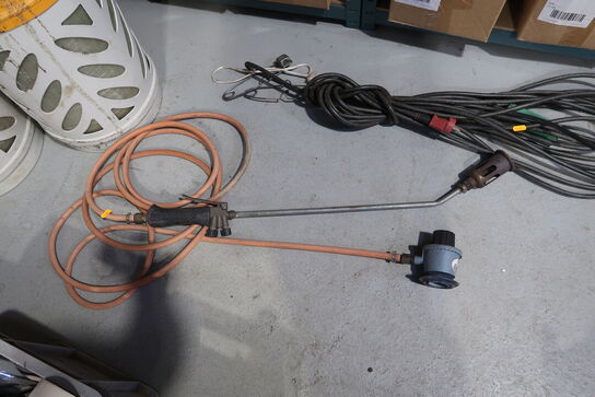 2 stk. gasflasker samt ukrudtsbrænder