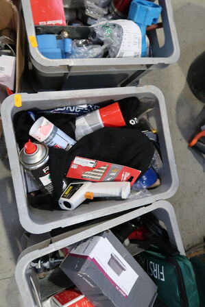 5 stk. kasser med div. Værktøj og varelager