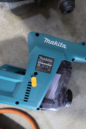 Akku borehammer MAKITA DHR243 med batteri og støvopsamler