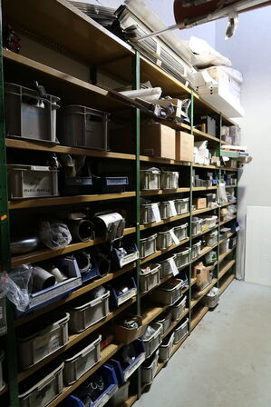 3 fag lagerreoler med div. Varelager og reservedele