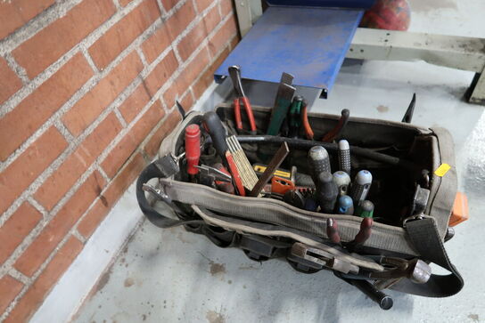 Værktøjstaske med div. Værktøj