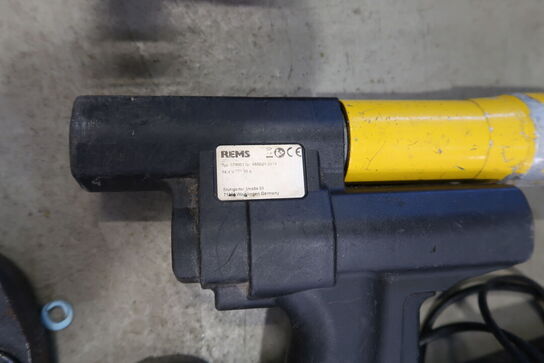 Akku radialpresse REMS 578001 med 3 stk. batterier og lader 