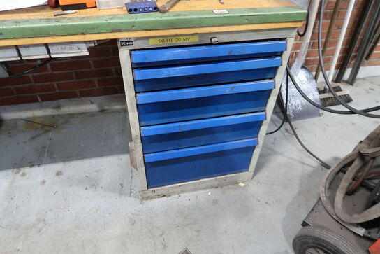 Arbejdsbord med skruestik samt div. Værktøj