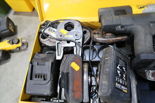 Akku radialpresse REMS 578001 med 2 stk. batterier og lader og div. Pressekæber