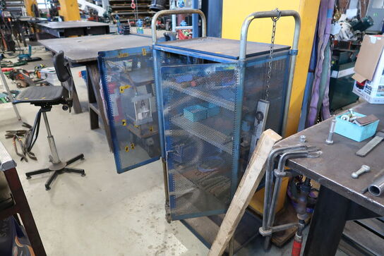 Værktøjsskab med div. Værktøj m.m.