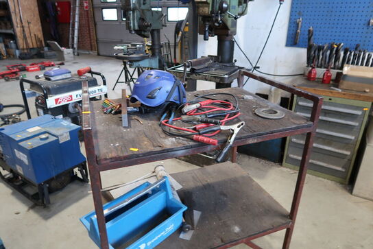 Opbevaringsvogn med indhold